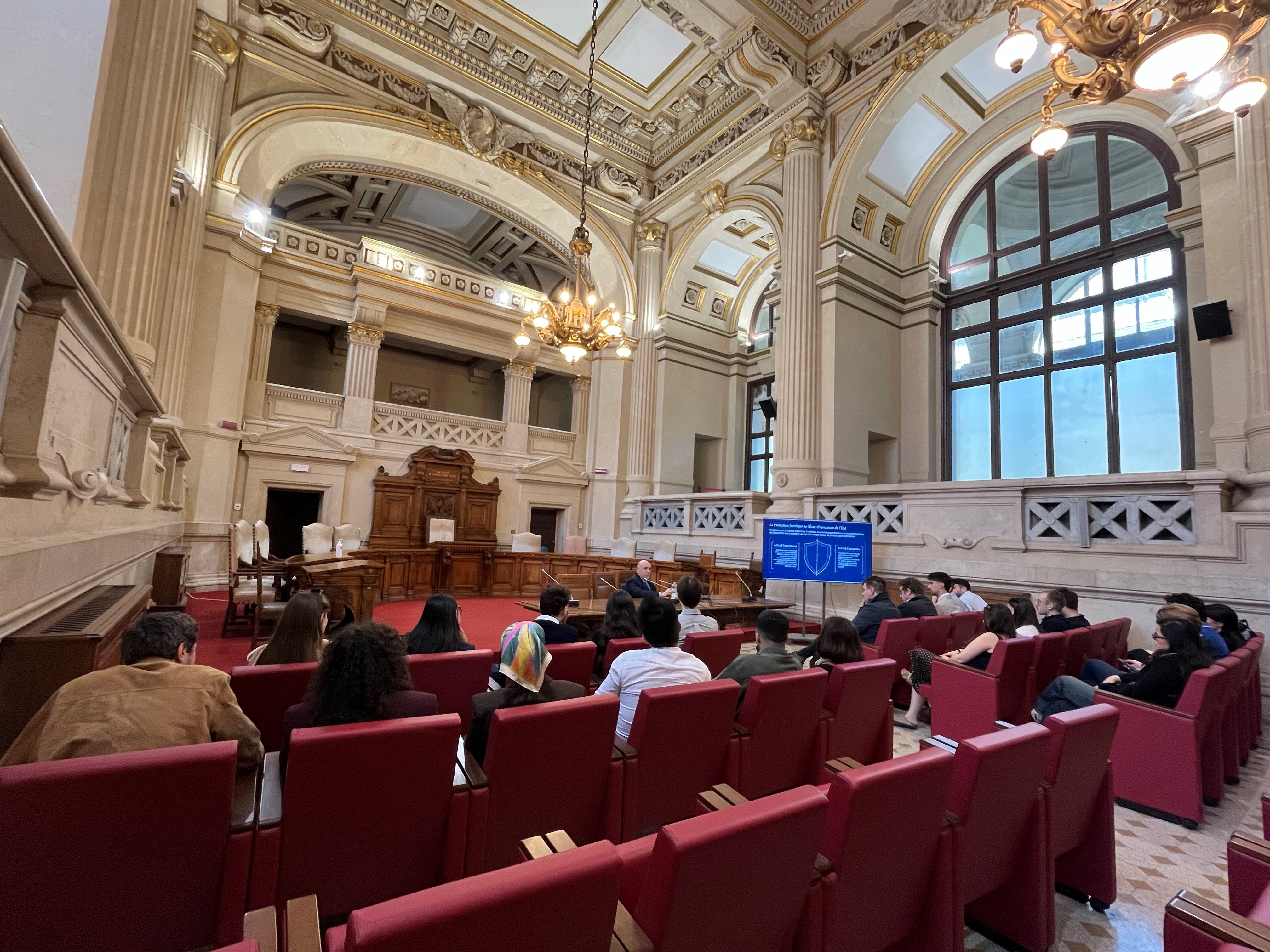 Visita degli studenti dell&rsquo;Universit&agrave; Paris-Panth&eacute;on Assas